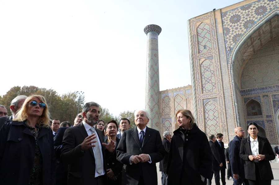 Президент Италии – на площади Регистан