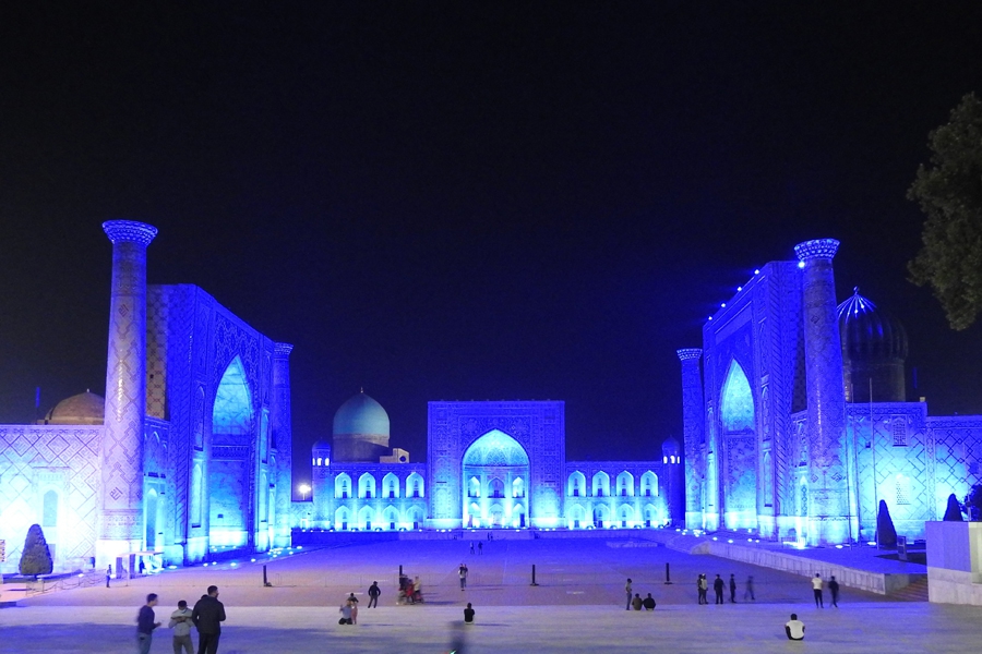 Архитектурный ансамбль Регистан окрасится в синие цвета