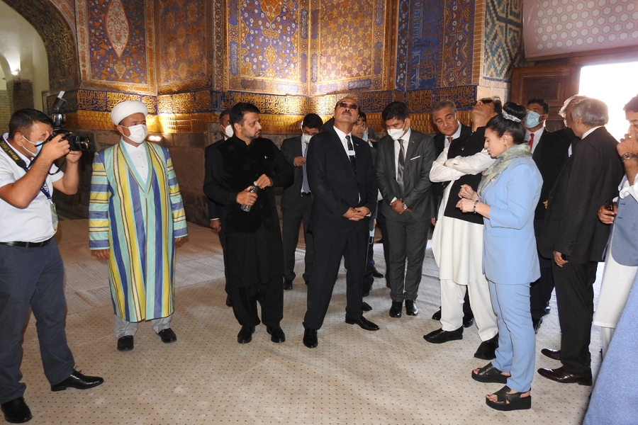 Премьер-министр Пакистана в рамках визита посетил ансамбль Регистан